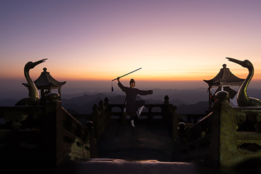 东方欲晓.jpg