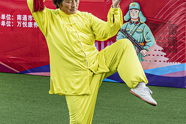 Z37966-1-277263-137****7903-八旬剑客精神爽组图---5--3.jpg