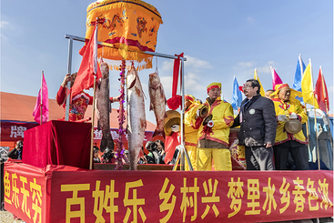 Z37966-10-277263-137****7903-喜庆丰收.共享魚乐--组图--12-7--送魚王去新家.jpg