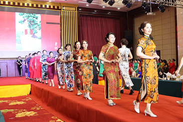 Z37966-9-277263-137****7903-旗袍展风姿 --组图--5---4.jpg