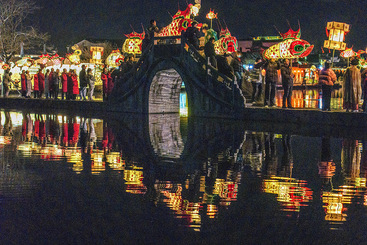Z11268-1-277263-139****0212-“鱼”你相遇在宏村（组图）5.jpg
