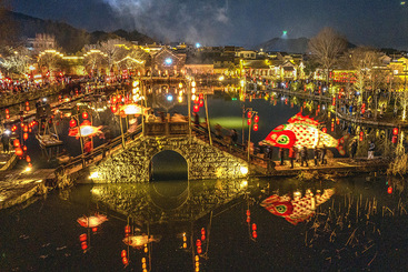 Z11268-10-277263-139****0212-呈坎古村庆新年（组图）2.jpg