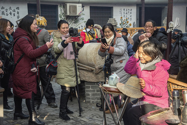 Z11268-5-277263-139****0212-老茶馆“泡”出新时尚（组图）7.jpg