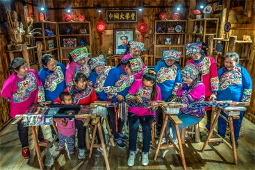 《苗绣传承人》组照6