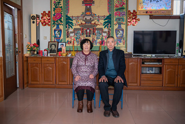 Z22879-2-277263-138****6008-2-张修福今年66岁，孩子在外地工作，老两口在家务农。2022年2月1日（大年初一）拍摄.jpg