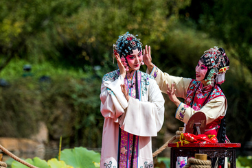 Z25839-6-277263-136****1959-组照6《昆曲人物-杜丽娘与春香》-DSC_0090_副本.jpg