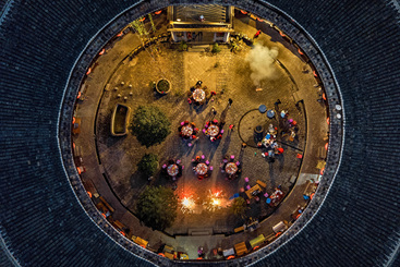 Z25892-4-277263-135****3005-土楼年夜饭+张炜+135****3005+2017年2月+福建省龙岩市永定区+汉族+春节.jpg