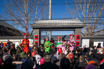 Z29162-11-277263-136****4817-欢天喜地过大年（组照1）-蒋丽田-136****4817-2025年2月7日（正月初十）-北京大兴区榆垡镇辛庄村-汉族-高跷.jpg