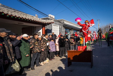 Z29162-11-277263-136****4817-欢天喜地过大年（组照4）-蒋丽田-136****4817-2025年2月7日（正月初十）-北京大兴区榆垡镇辛庄村-汉族-高跷.jpg