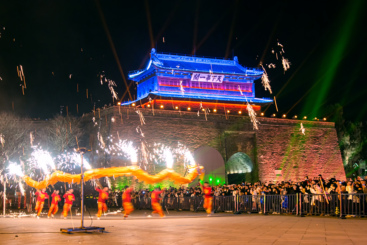Z30118-11-277263-139****0964-2：《火龙钢花庆龙年》尚宏139****0964，拍摄于2024.2.12秦皇岛市山海关古城.jpg
