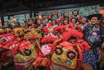 Z30852-8-277263-138****5661-1《苗族百狮会》陈光辉1383125661.jpg