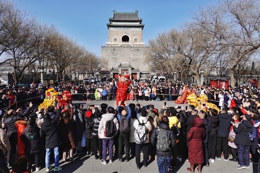 Z35090-5-277263-136****2724-组照4：龙腾京华·狮舞新春+摄于北京钟鼓楼+张齐+136****2724.jpg