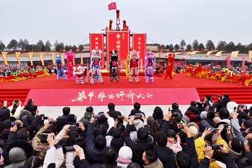 非遗过大年 狮舞耀新城