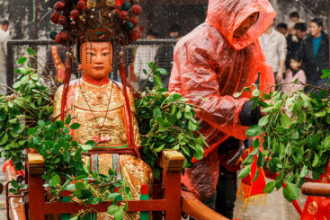 《雨中的老爷》