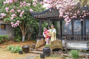 亭前花下.jpg