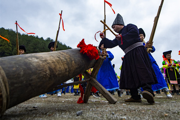Z38143-10-277263-183****3371-05贵州非遗黔南龙里县果里村祭拜祖先（跳洞）2025年春节李光荣183****3371.jpg