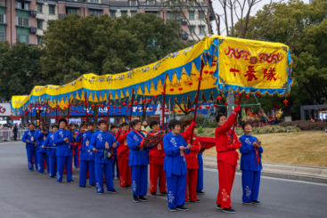 民俗踩街闹元宵