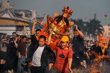 Z38194-3-277263-138****5886-《跳火堆营老爷》02+袁小宜摄+138****5886+摄于普宁+拍摄民族（汉）+营老爷跳火堆民俗.jpg