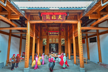 Z38276-2-277263-183****3972-《马仔灯》组照4张+江西省南丰县白舍镇鄱阳村马仔灯民俗活动欢庆非遗春节。 (1).jpg