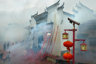 Z38296-9-277263-180****3982-《灯彩之乡》组照8张+江西省宁都县石上乡村客家传统灯彩民俗活动欢庆非遗春节。 （8）.jpg