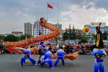 Z38298-4-277263-132****6616-《舞龙小子》组照6张+江西省宜春市“千龙祈福 万象更新”新春舞龙大赛暨巡游展演。 (1).jpg