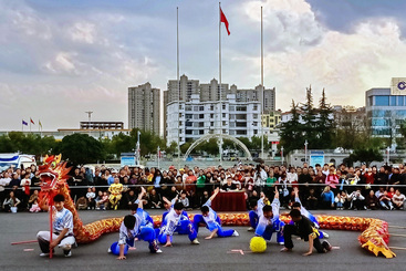 Z38298-4-277263-132****6616-《舞龙小子》组照6张+江西省宜春市“千龙祈福 万象更新”新春舞龙大赛暨巡游展演。 （4）.jpg