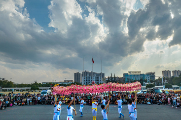 Z38298-9-277263-132****6616-《激扬青春》组照7张+江西省宜春市“千龙祈福 万象更新”新春舞龙大赛暨巡游展演。 (1).jpg
