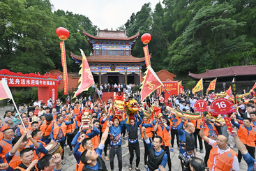 Z38305-14-277263-186****9995-《龙舟活水祈福》组照7张+江西省分宜县昌山庙龙舟活水迎端午祈福。 （6）.jpg