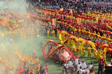 热门的舞龙
