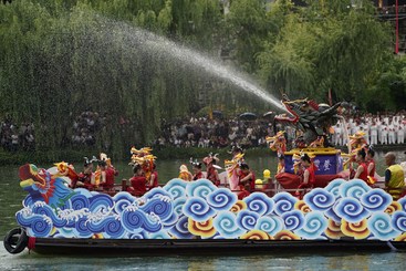 青龙下水