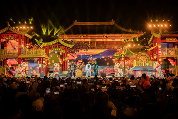 原创主题情景剧《武侯奇“庙”夜》通过穿越的视角，沉浸式体验三国文化。.jpg