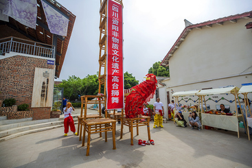 非遗点亮乡村- 登台