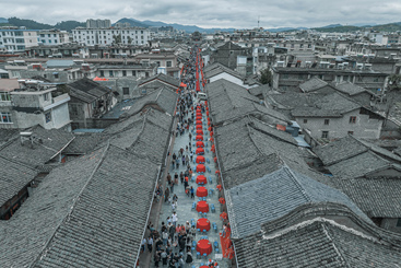 万人宴其中一条街