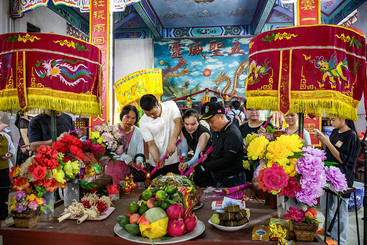 Z38564-12-277263-134****1233-5虔诚祭拜.jpg