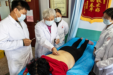 Z38568-2-277263-135****8708-《传承非遗“针”情脉脉》组08【带教团队实操教学】胡济修135****8708.jpg