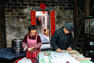 Z38628-1-277263-137****0928-（1）把揉搓好的食桃放进模具中-1.tif-005.jpg