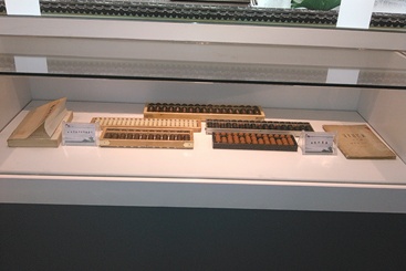 Z38656-8-277263-138****1793-珠算泰斗华印椿著作及多种特色算盘.jpg