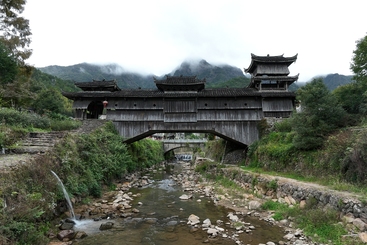 3浙江庆元廊桥--如龙桥。始建于明末（1625年），全国重点文物保护单位。
