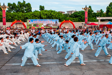 《太极拳》组照1.jpg