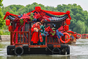 Z38729-6-277263-138****5815-组照《水上婚礼》08.jpg