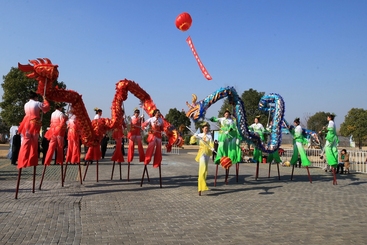 Z38732-5-277263-138****1056-高跷舞龙展才艺1.jpg