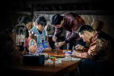 Z38763-7-277263-189****1958-（2）《银匠马贵兵与他的传承人》组图之二DSC_1481（原创）.jpg