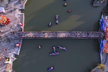 -《五洞桥灯会》组03.jpg