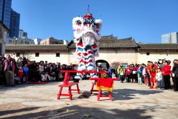 深圳坪山大万世居春节祭祖
