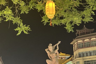 夜游打卡敦煌飞天地标