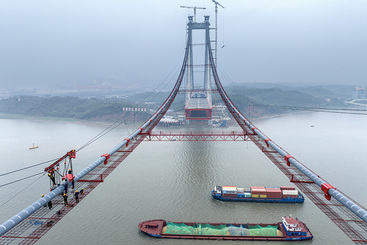 Z11268-5-277404-大江之上施工忙（组图）8.jpg