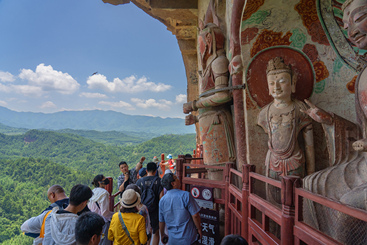 Z18359-4-277404-麦积山石窟（组照3）-李培献摄139****2858 地址：甘肃麦积山  河南省济源市沁园办事处黄河大道邮政花园1期1号楼2单元.jpg