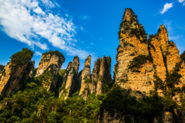 奇峰异石