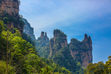 奇峰异石