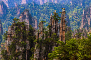 奇峰异石